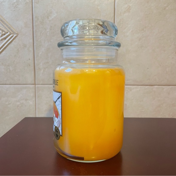 NEW Yankee Candle “Star Fruit & Orange” Large Jar Candle Fruit Citrus 22 oz. - Picture 5 of 8